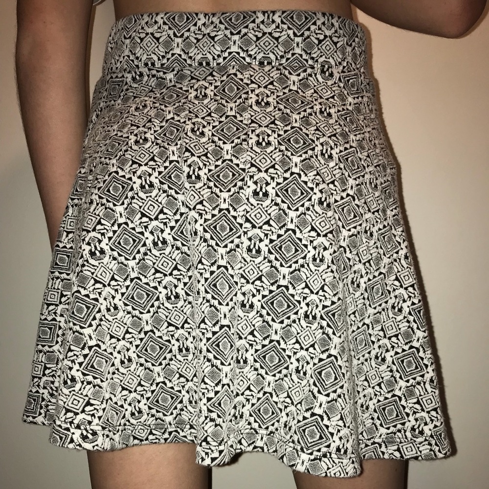 La hearts black and white skater skirt